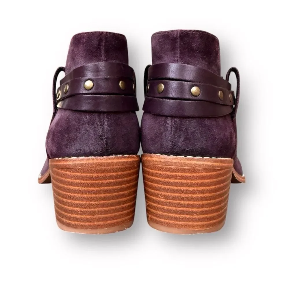 Clarks Women's Burgundy Western Harness Suede Ankle Boots Size 7.5 Studded Strap